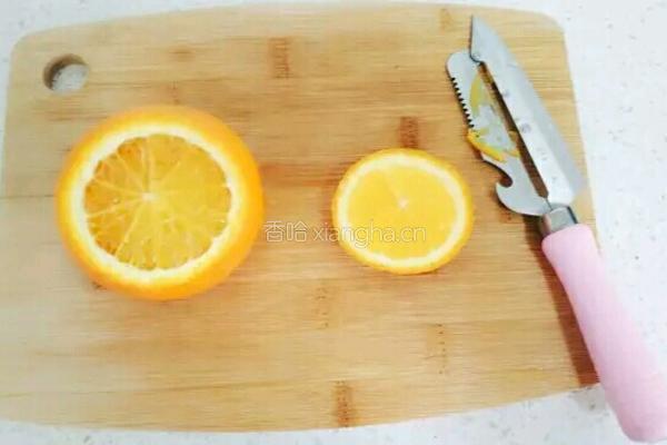 食疗妙方能调理宝贝咳嗽的盐蒸橙子的做法图解3