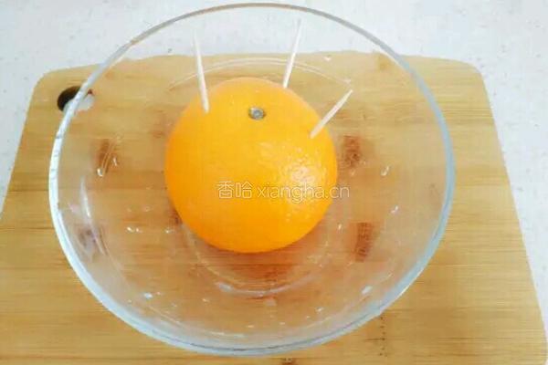 食疗妙方能调理宝贝咳嗽的盐蒸橙子的做法图解7