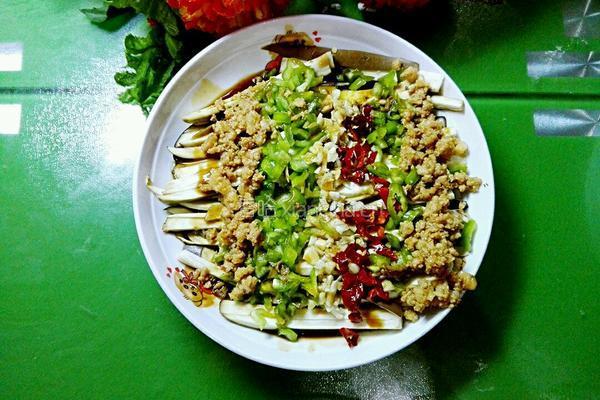 剁椒肉丁茄子的做法图解9