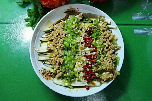 剁椒肉丁茄子的做法图解11