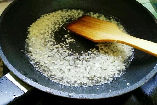 茄汁藕饼的做法图解7