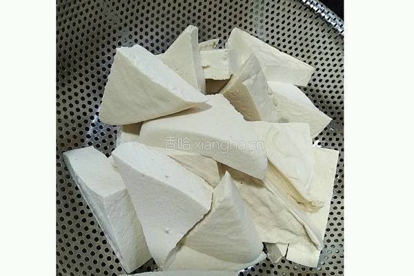 葱香豆腐的做法图解1