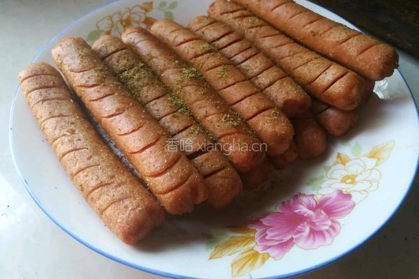 电烤箱烤火腿肠