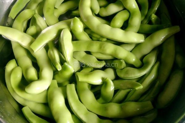 一锅俩菜之一 排骨炖豆角的做法图解2