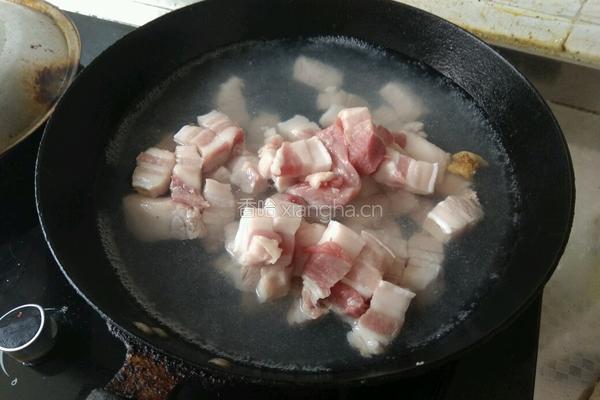红烧肉炖土豆的做法图解4