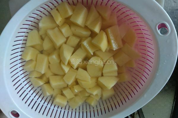 红烧肉炖土豆的做法图解14