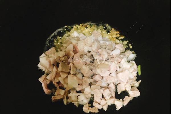蒜泥肉丁蒸南瓜的做法图解4