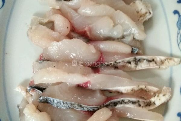 酸菜鱼的做法图解1