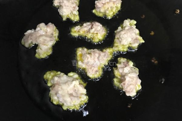 酥肉丸子粉丝汤的做法图解4