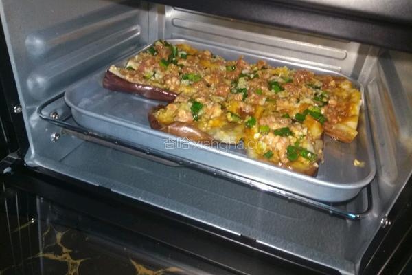 肉馅蒜香烤茄子的做法图解5