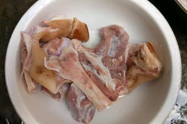 小妹猪蹄的做法图解1