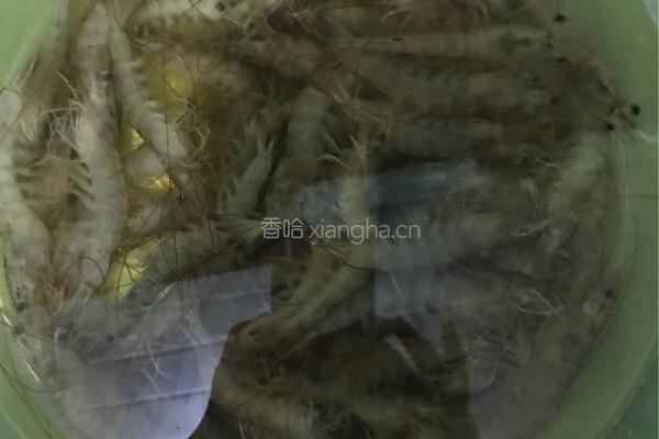 宝宝炸虾的做法图解1