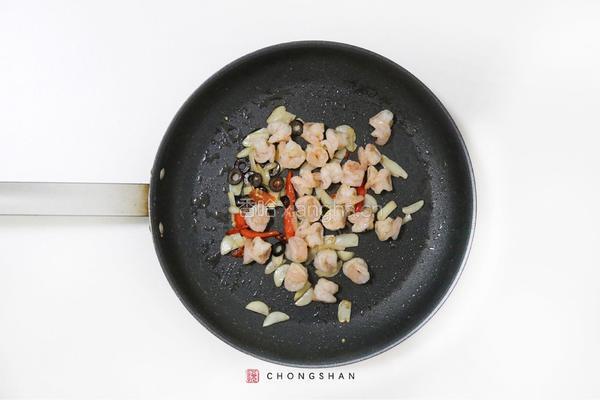 匈牙利爆炒虾仁的做法图解4