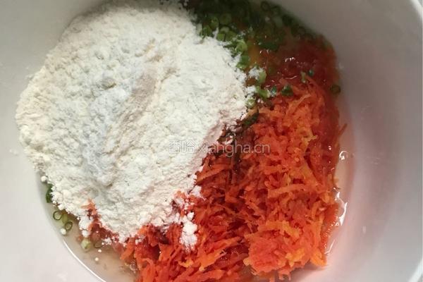 胡萝卜鸡蛋饼的做法图解2