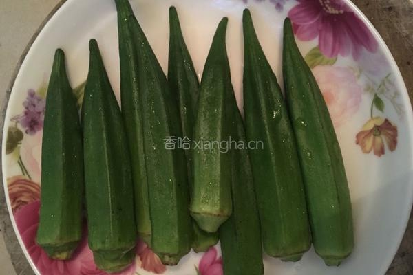 冰镇芥末秋葵的做法图解1