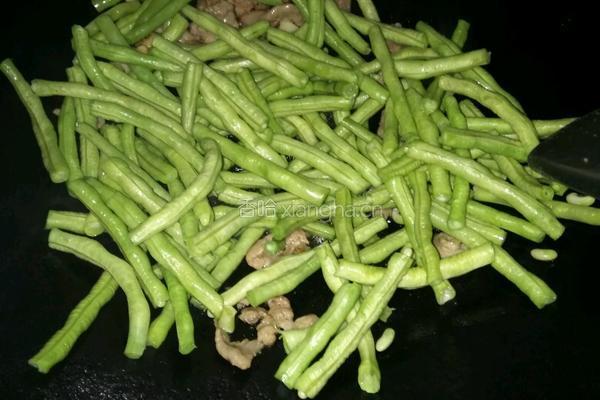 长豆角炒肉的做法图解4