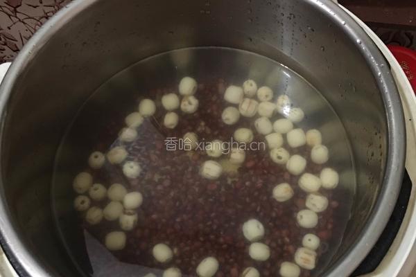莲子红豆小米粥的做法图解3