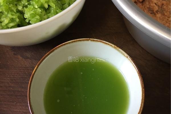 猪肉、海虾、青椒馅饺子的做法图解6