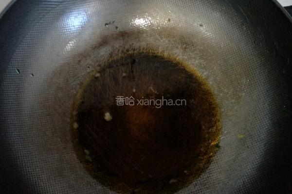 鸡蛋香肠面的做法图解1