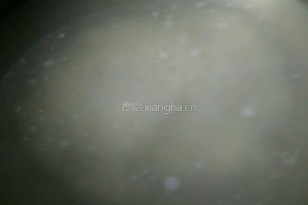 红枣牛奶粥的做法图解1