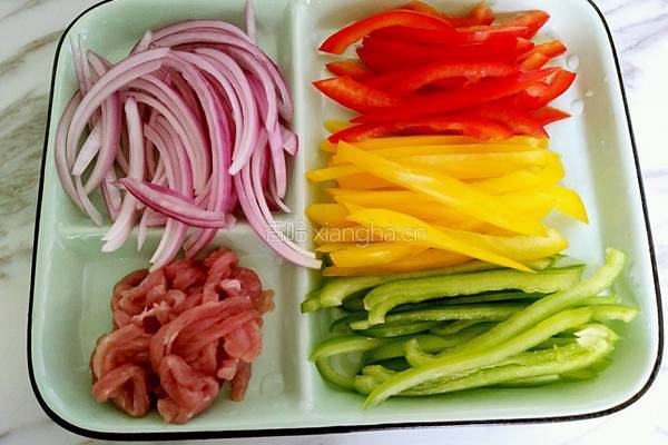 彩椒肉丝炒乌冬的做法图解2