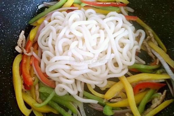 彩椒肉丝炒乌冬的做法图解9