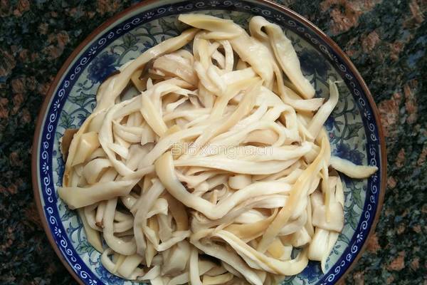 凉拌杏鲍菇的做法图解3