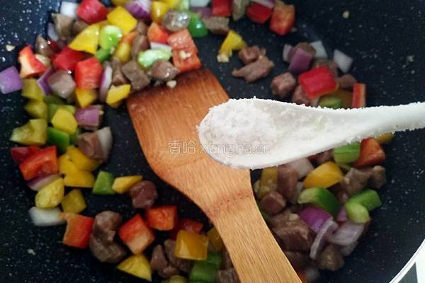 彩椒牛肉丁的做法图解10