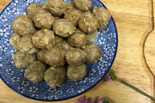 丝瓜肉丸汤的做法图解2