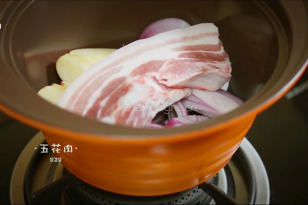 韩式辣白菜五花肉的做法图解7