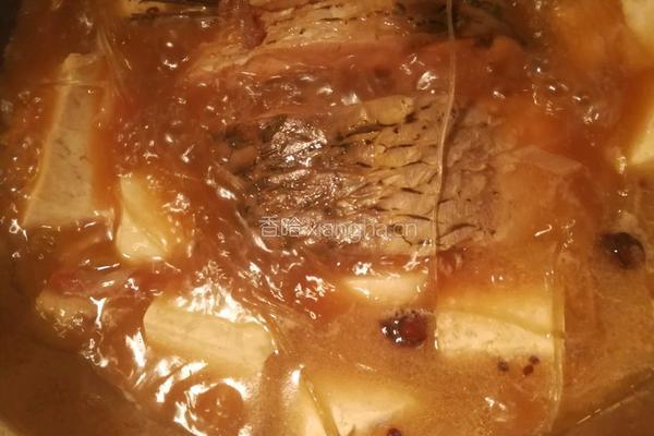 侉炖鱼（家常做法豆腐粉条侉炖鱼）的做法图解9