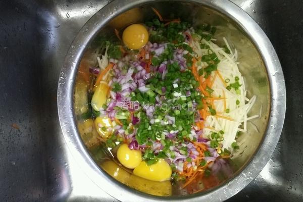 鸡蛋土豆丝饼的做法图解4