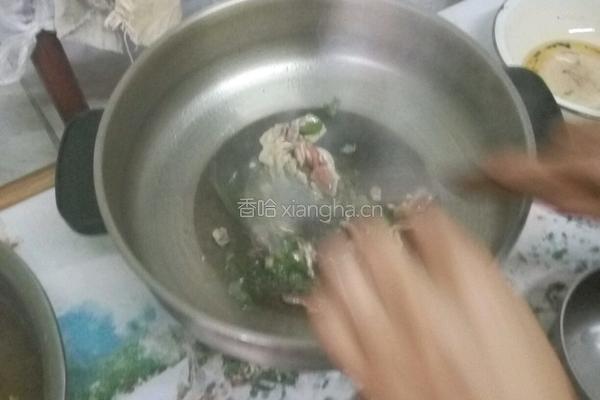 西兰花炒肉的做法图解2