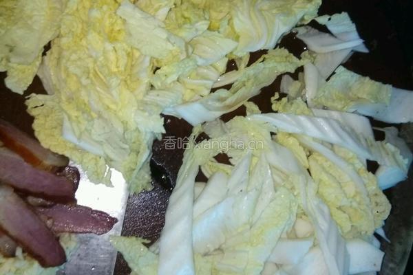 腊肉炒白菜的做法图解2