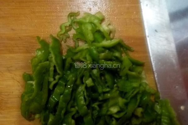 辣椒炒鸡蛋的做法图解3