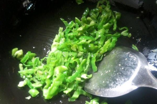 辣椒炒鸡蛋的做法图解7