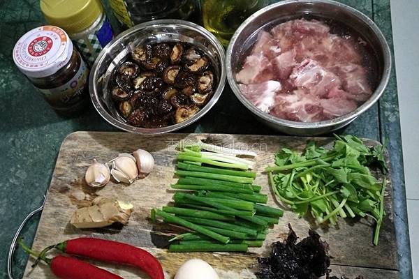 电饭煲蒸排骨饭的做法图解2