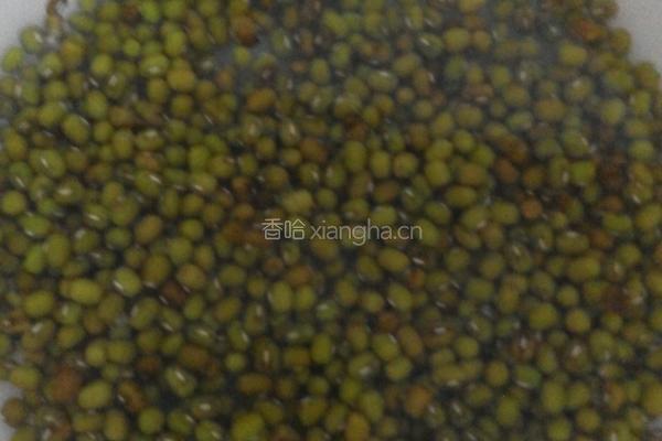 绿豆水的做法图解1