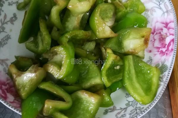 大辣椒炒肉的做法图解4
