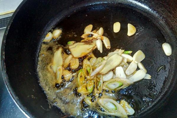 蔬菜鲜虾焖锅的做法图解4