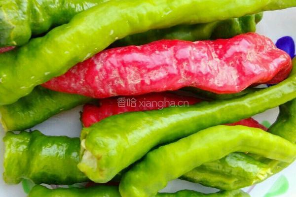 辣椒炒肉丝的做法图解1
