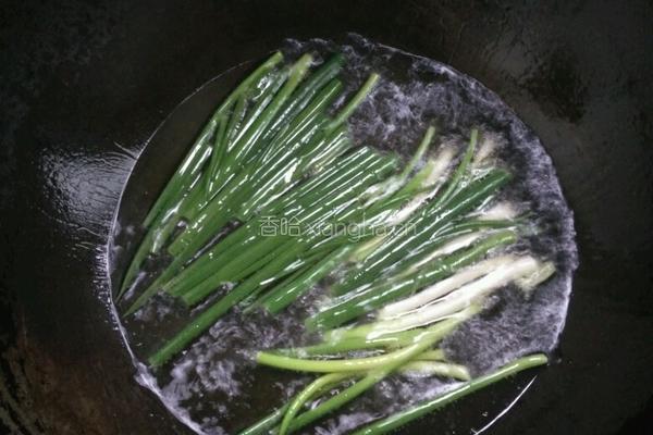 鸡蛋葱油面的做法图解1