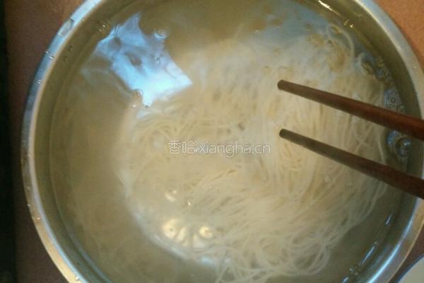 鸡蛋葱油面的做法图解3