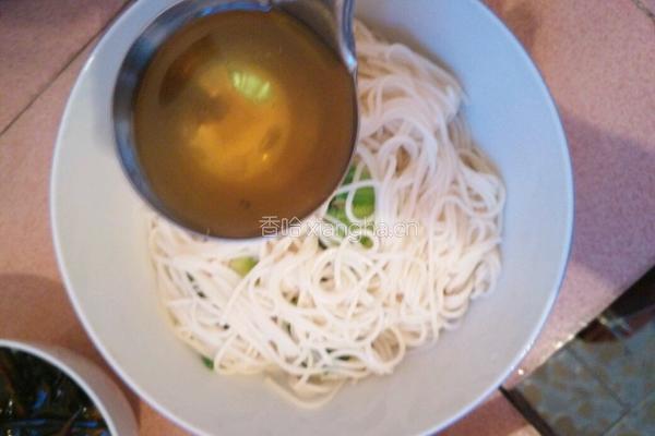 鸡蛋葱油面的做法图解4