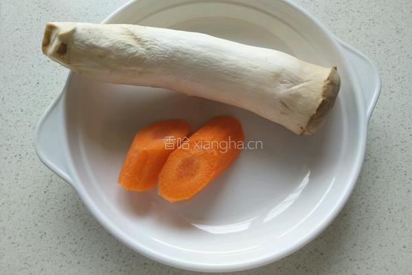 杏鲍菇炒肉片的做法图解1