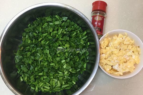 韭菜鸡蛋饺的做法图解1