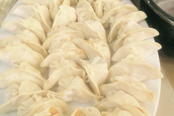 玉米红萝卜饺子的做法图解5