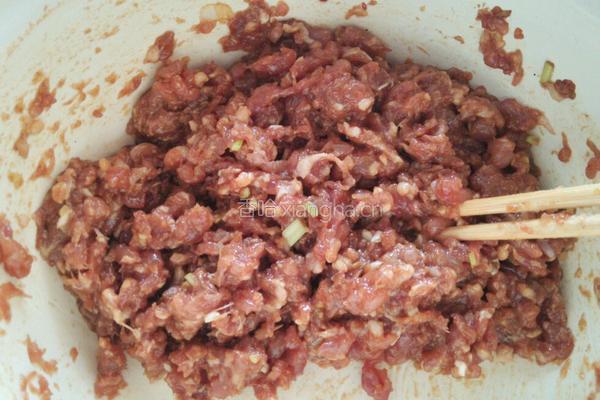 豆角酿肉的做法图解1