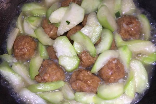 丝瓜烧肉圆的做法图解5