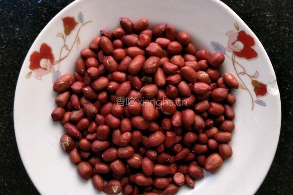 炒花生米的做法图解1